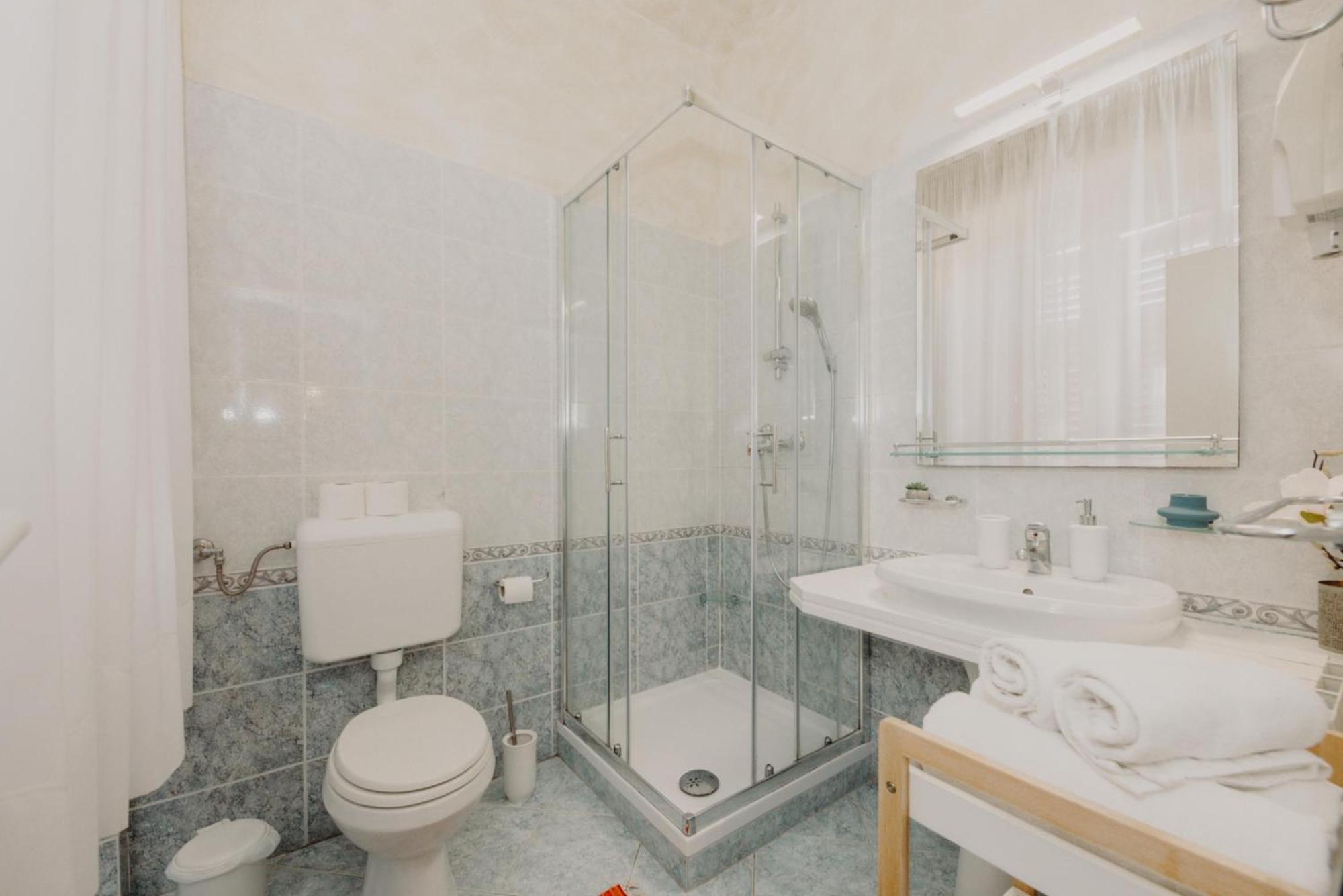 Rooms And Studios Villa Rossella 2 Rovinj Exterior foto